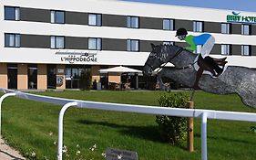 Brit Hotel Ploermel - Hotel de l'Hippodrome
